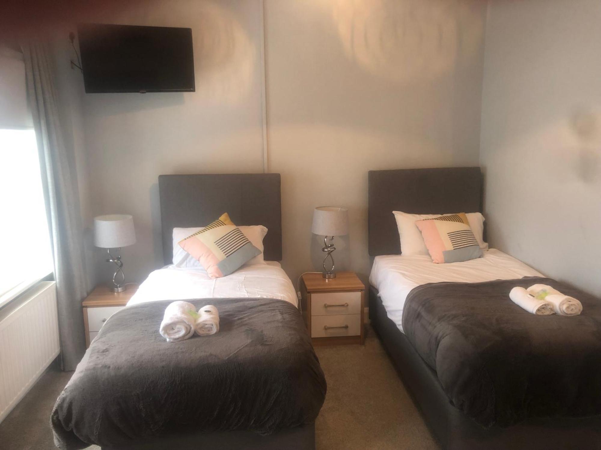 Hotel The Bowers Bar & Restaurant Ballinrobe Esterno foto